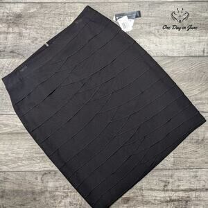 Larry Levine Stretch Tiered Skirt Size 10